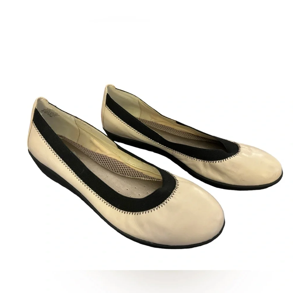 Easy Spirit Anti Gravity Women’s Cream Slip On Reeo Flats Size 9‎
